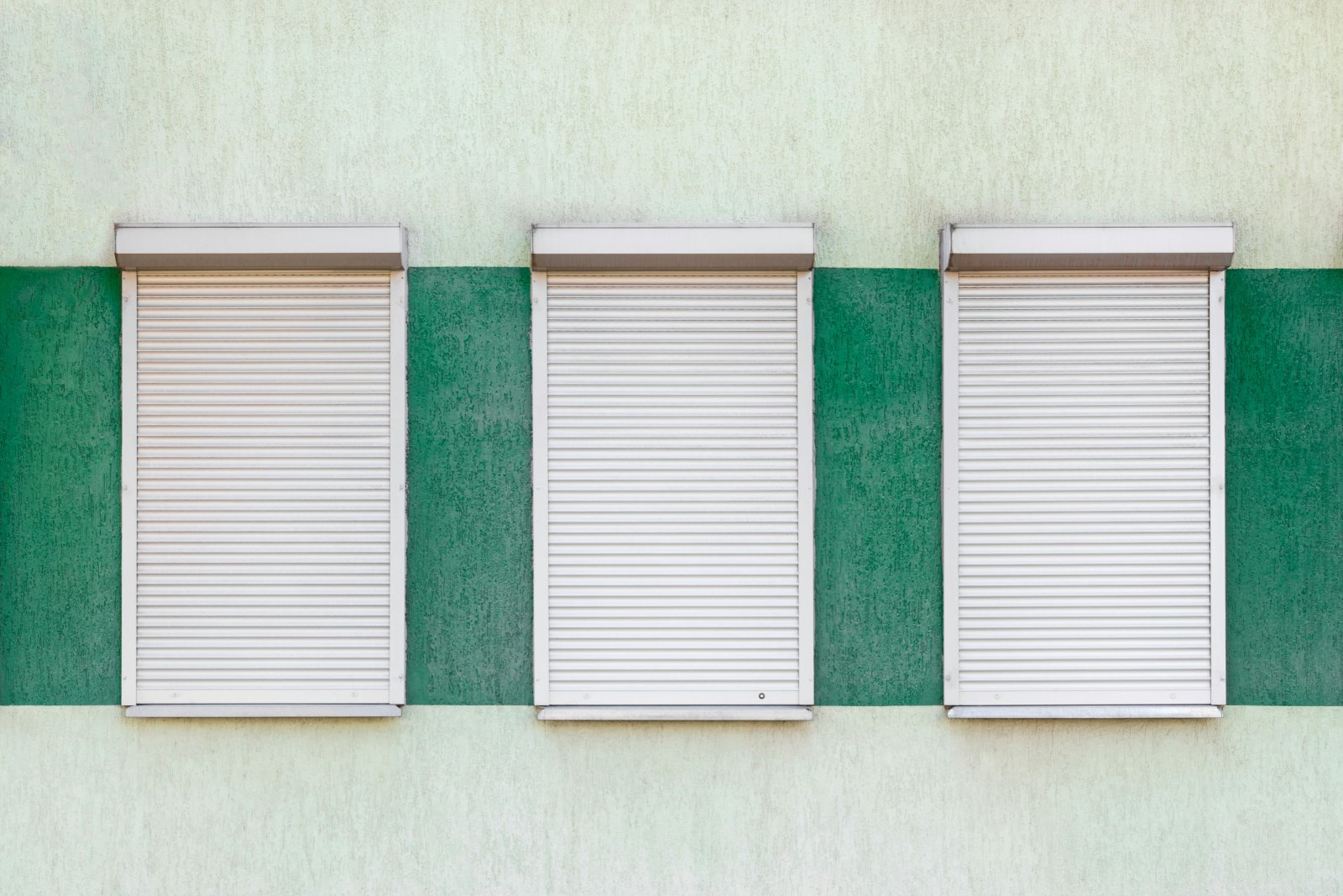 HF México vs. Metal Hurricane Shutters: What Each One Really Costs