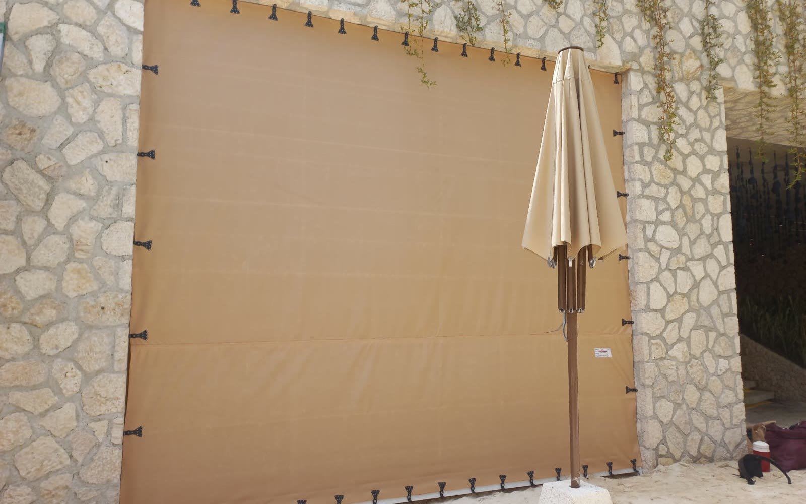 Alternativas económicas a las cortinas anticiclónicas de aluminio