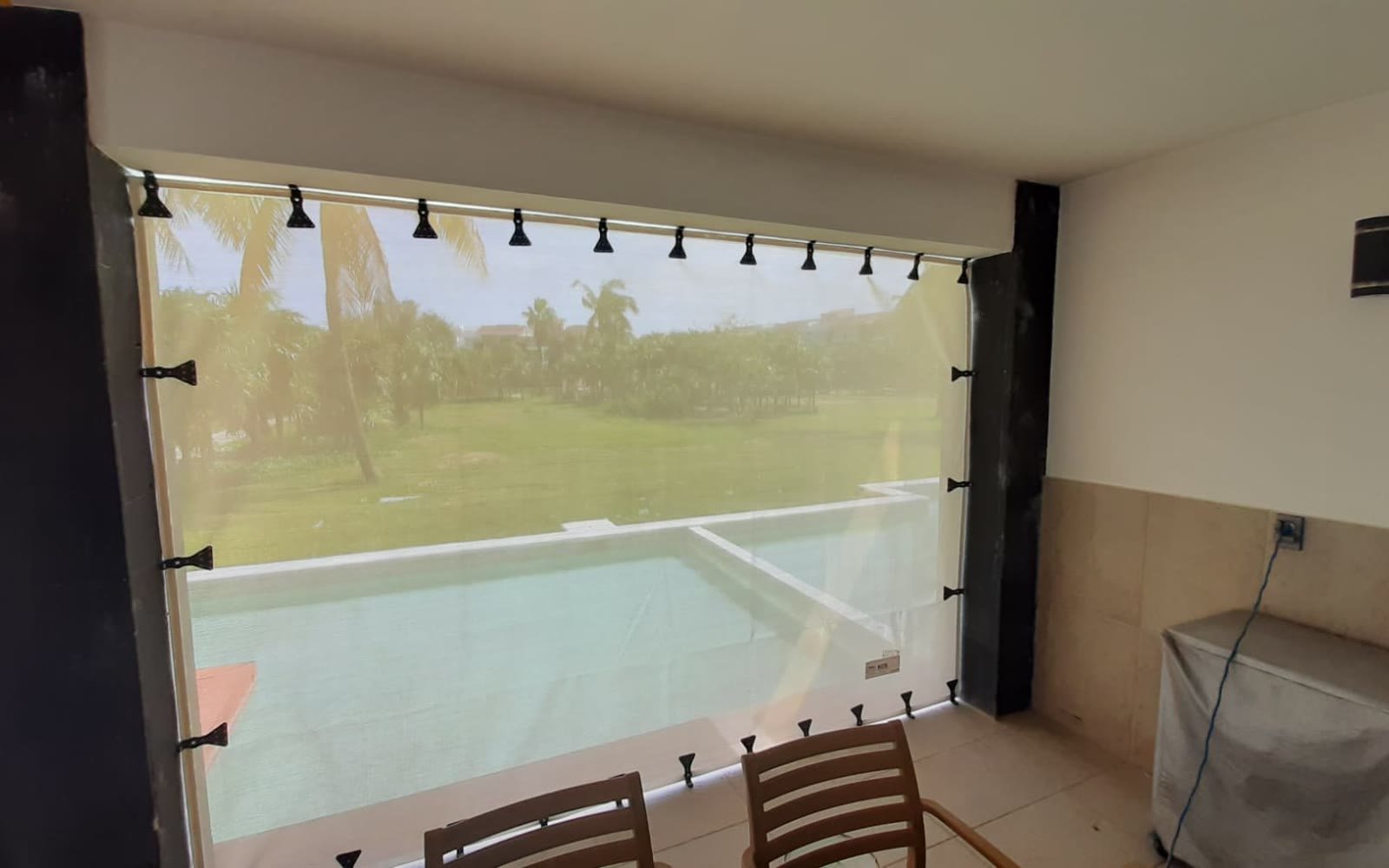 Cómo proteger ventanas y puertas de cristal en un huracán